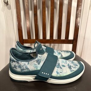 Ecco Green and White Athletic Shoes